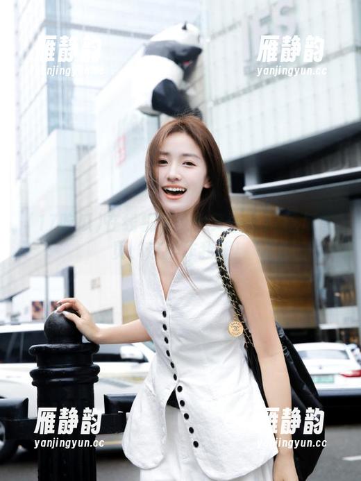 在线机暴少女又登上17吃瓜首页，这操作我服！