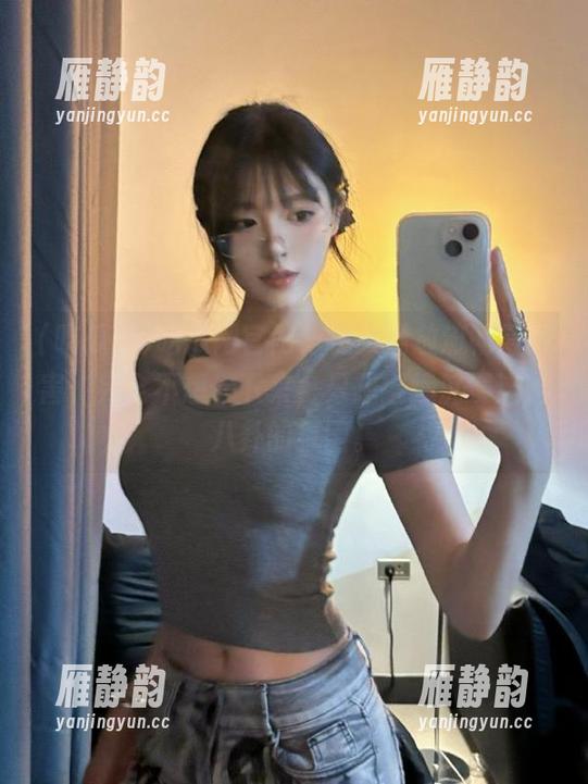 吃瓜网官网，视频播放流畅得厉害，完全不想停下来，只想继续沉浸这种八卦的氛围。