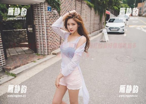 在“吃瓜网址”网页上，网红的瓜好像越吃越多，我根本停不下来。