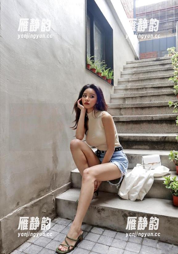 “我要吃瓜群”我究竟该下载吗…一边想一边心里嘀咕，真期待下一出戏！