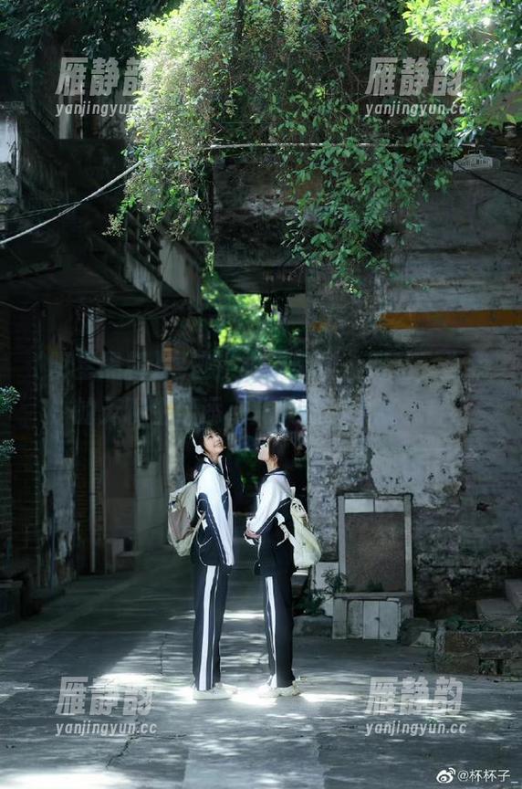 混迹“明星黑料”网站，为我的无聊生活添点儿火花，太爽了！